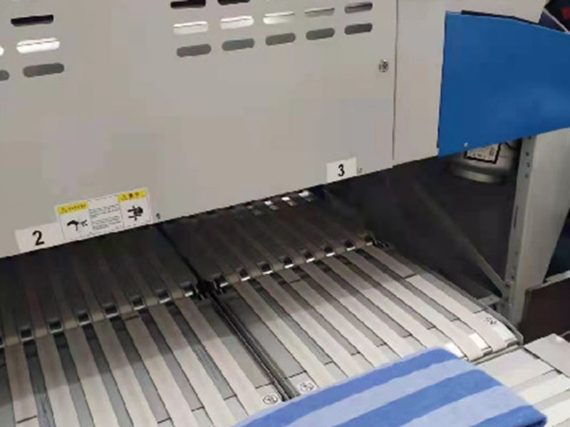 临泽巾类折叠机-01